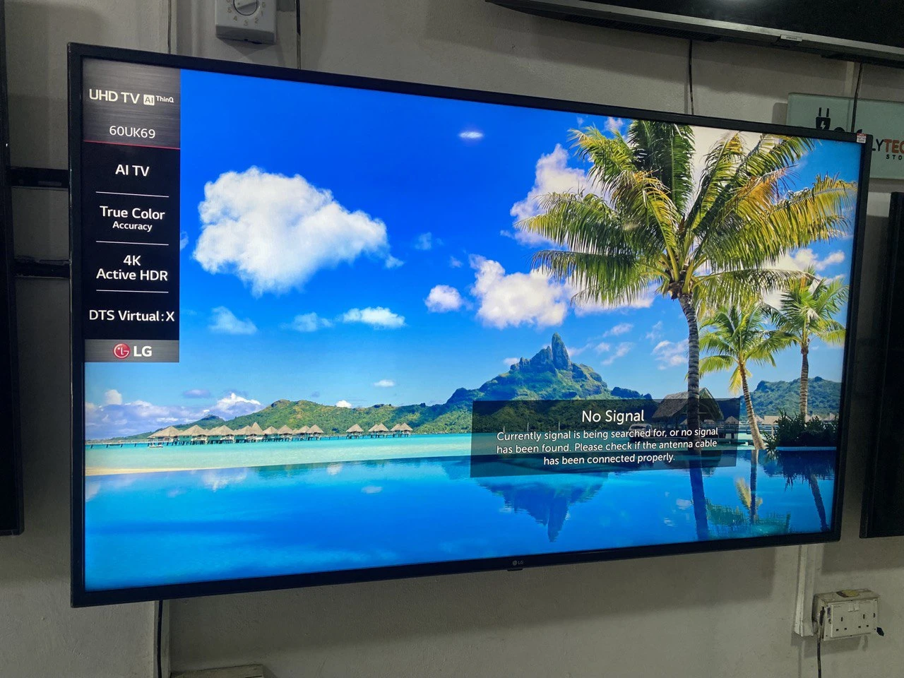 LG 60'' Smart full UHD Tv
